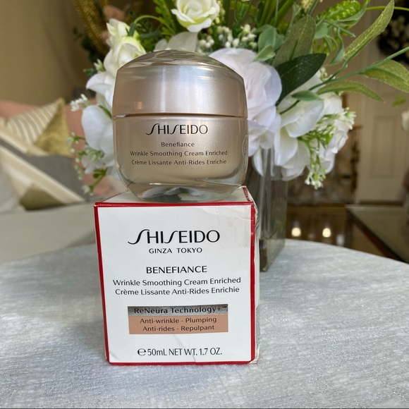 Shiseido Benefiance Wrinkle Smoothing Cream Moisturizer 50ml 1.7oz . - Picture 9 of 10